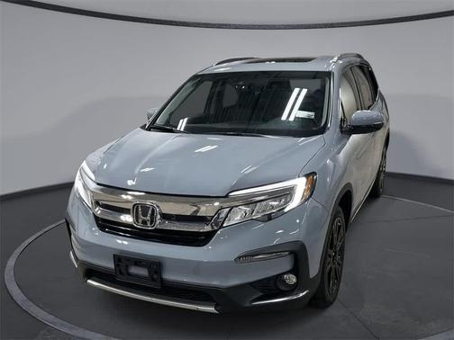 2022 Honda Pilot Touring 8-Passenger