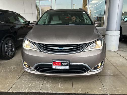 2018 Chrysler Pacifica Hybrid Touring L