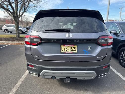 2023 Honda Pilot AWD Elite