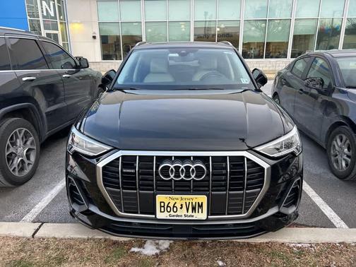 2024 Audi Q3 Premium 45 TFSI S line quattro Tiptronic