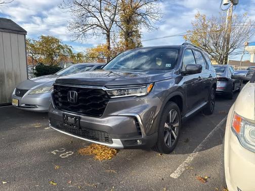 2025 Honda Pilot Touring 8-Passenger