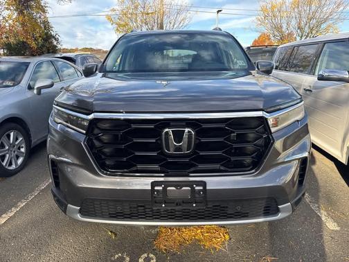 2025 Honda Pilot Touring 8-Passenger