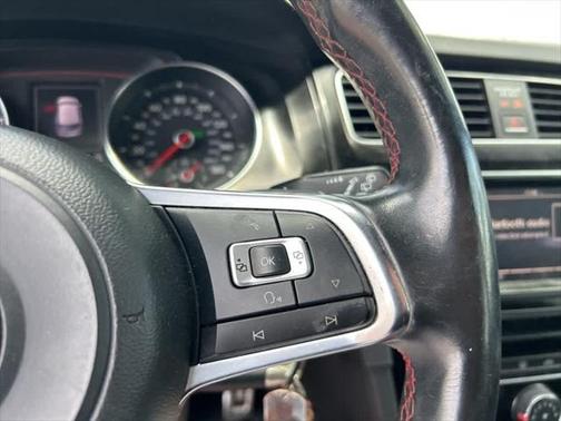 2015 Volkswagen Golf GTI 2.0T S 4-Door