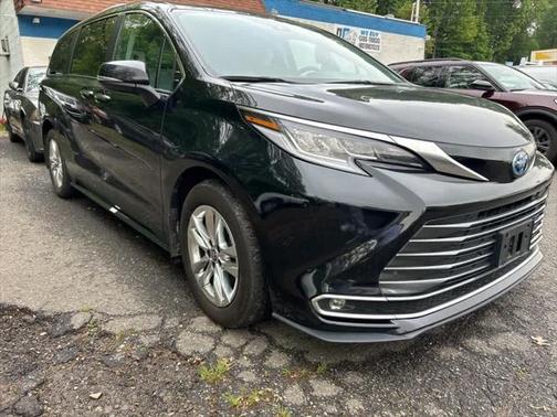 2023 Toyota Sienna Limited 7-Passenger