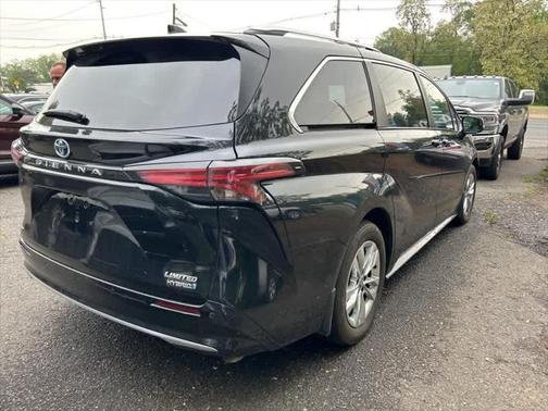 2023 Toyota Sienna Limited 7-Passenger