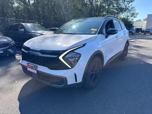 Glacier White Pearl/Ebony Black Roof 2023 Kia Sportage S