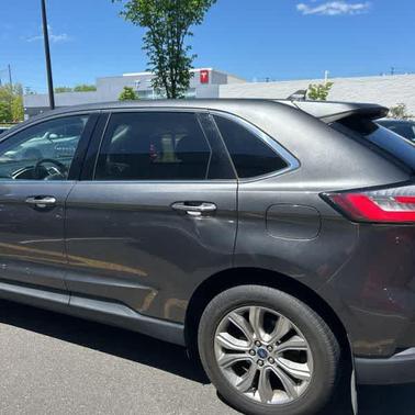 Magnetic Metallic 2019 Ford Edge Titanium