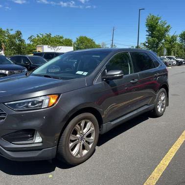 Magnetic Metallic 2019 Ford Edge Titanium
