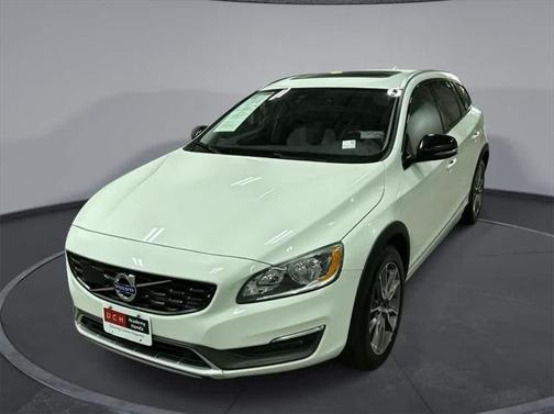 2016 Volvo V60 Cross Country T5