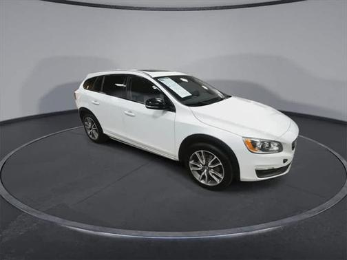 2016 Volvo V60 Cross Country T5