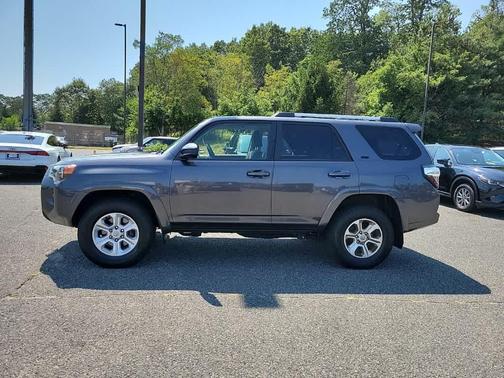 2022 Toyota 4Runner SR5