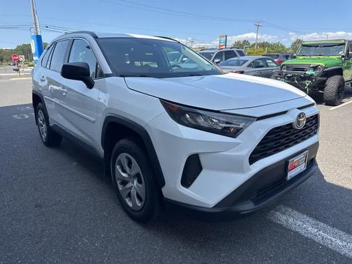 2020 Toyota RAV4 LE