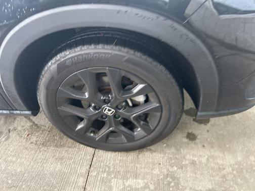 Crystal Black Pearl 2024 Honda HR-V