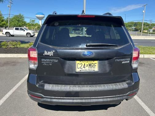 Dark Gray Metallic 2017 Subaru Forester 2.5i Premium