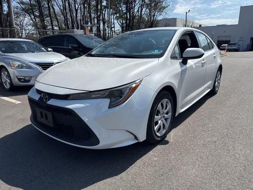Blizzard Pearl 2020 Toyota Corolla LE