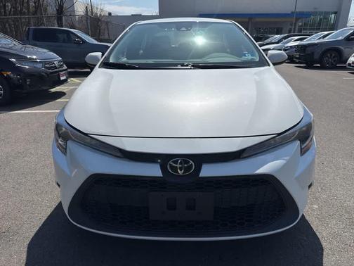 Blizzard Pearl 2020 Toyota Corolla LE