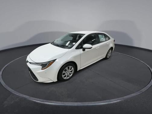 Blizzard Pearl 2020 Toyota Corolla LE