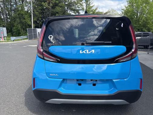 Surf Blue w/Black Roof 2024 Kia Soul S