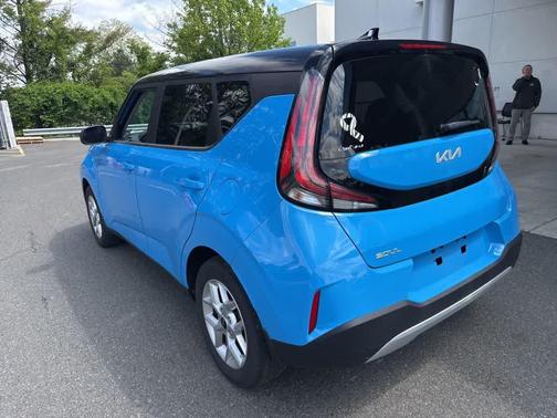 Surf Blue w/Black Roof 2024 Kia Soul S