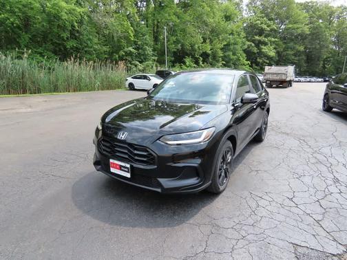 Crystal Black Pearl 2027 Honda HR-V Sport