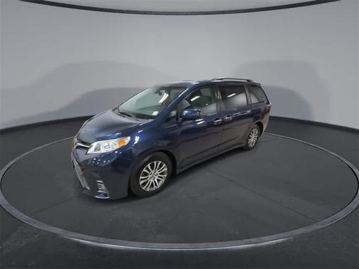 2020 Toyota Sienna XLE