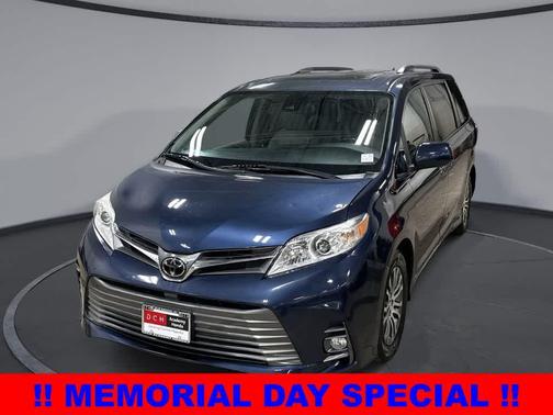Parisian Night Pearl 2020 Toyota Sienna XLE