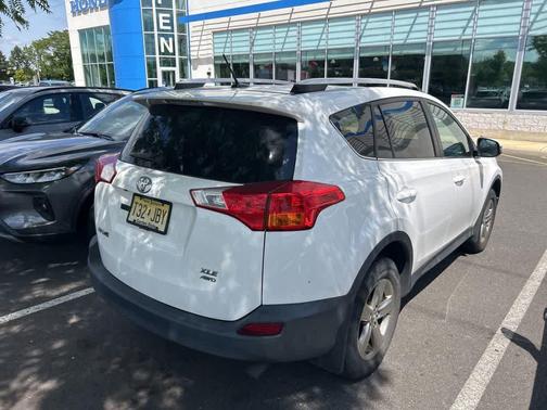 Super White 2015 Toyota RAV4 XLE