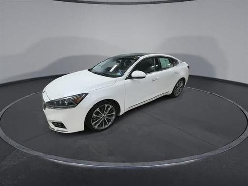 2017 Kia Cadenza Technology