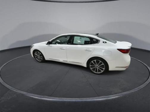 2017 Kia Cadenza Technology