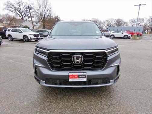 2025 Honda Pilot Touring 8-Passenger