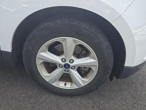 2020 Ford Edge SE