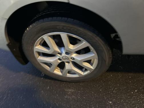 2011 Nissan Rogue SV