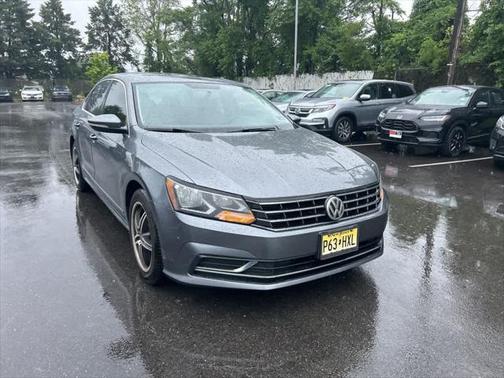 2017 Volkswagen Passat 1.8T SE