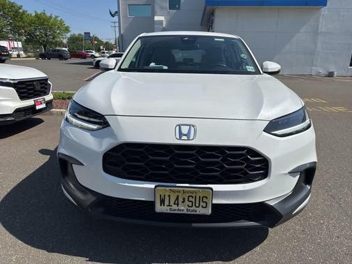 Platinum White Pearl 2024 Honda HR-V LX
