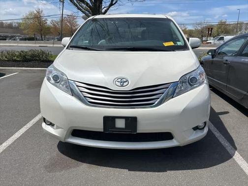 2017 Toyota Sienna XLE Premium