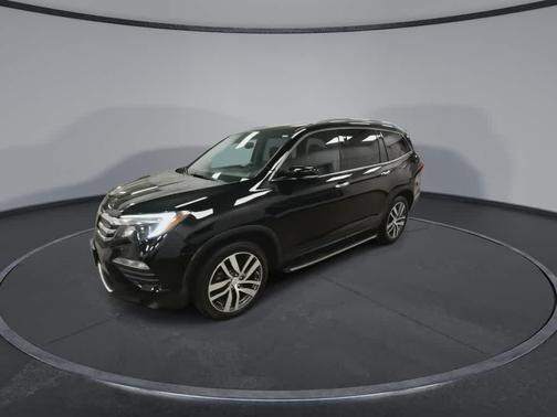 Gray 2017 Honda Pilot Touring