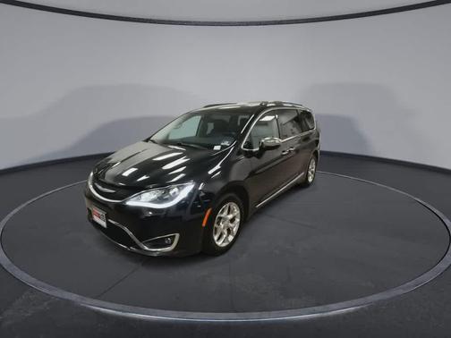 Brilliant Black Crystal Pearlcoat 2017 Chrysler Pacifica Limited