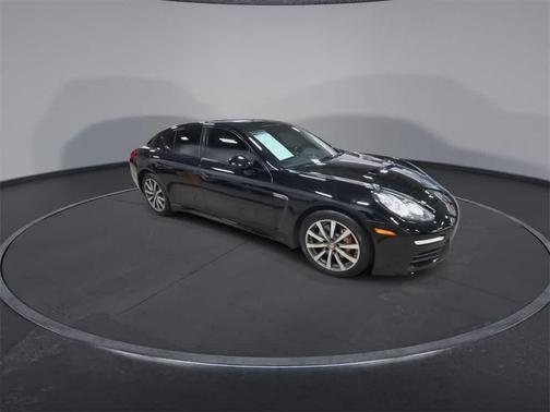 2016 Porsche Panamera 4 Edition