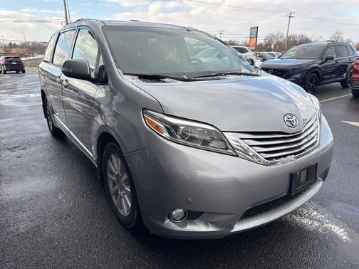 2017 Toyota Sienna Limited Premium