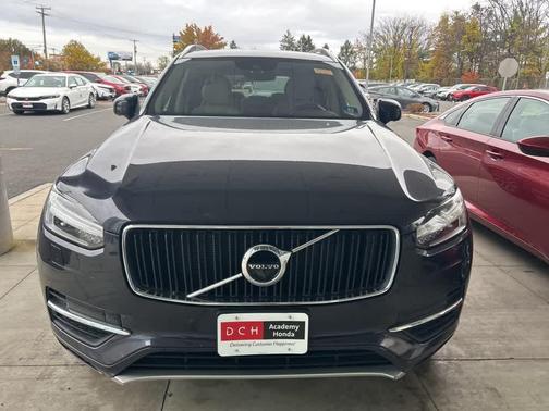 2016 Volvo XC90 T6 Momentum