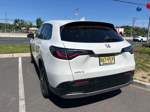 Platinum White Pearl 2023 Honda HR-V EX-L