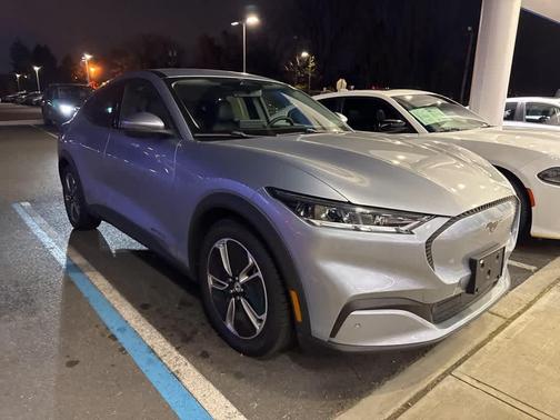 2022 Ford Mustang Mach-E Select