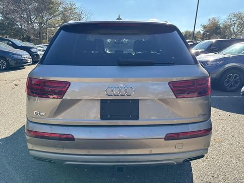 2019 Audi Q7 45 Premium Plus