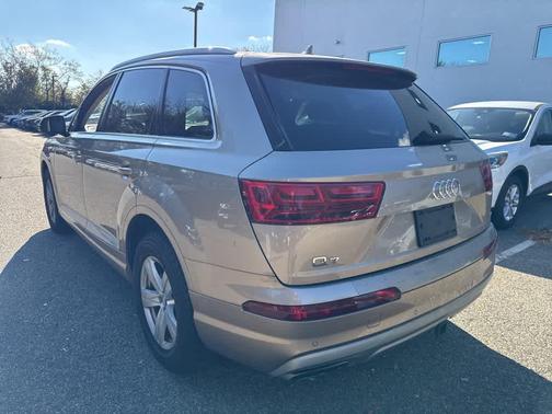 2019 Audi Q7 45 Premium Plus
