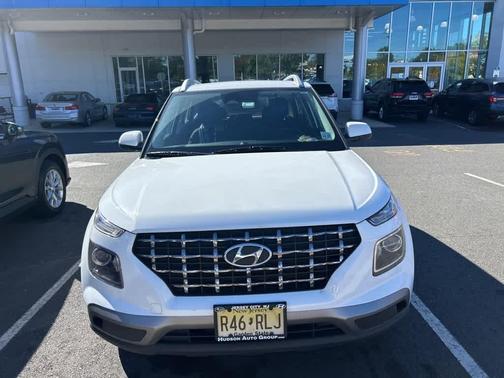 2023 Hyundai VENUE SEL