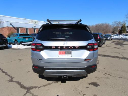 Solar Silver Metallic 2026 Honda Pilot TrailSport