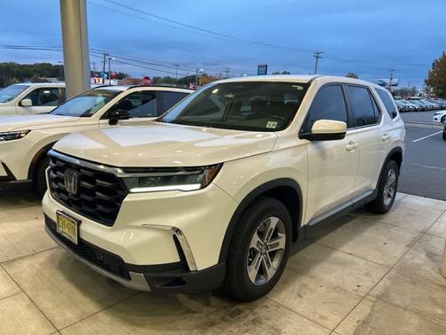 2023 Honda Pilot AWD EX-L 8 Passenger