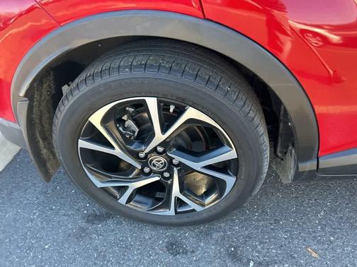 2020 Toyota C-HR XLE