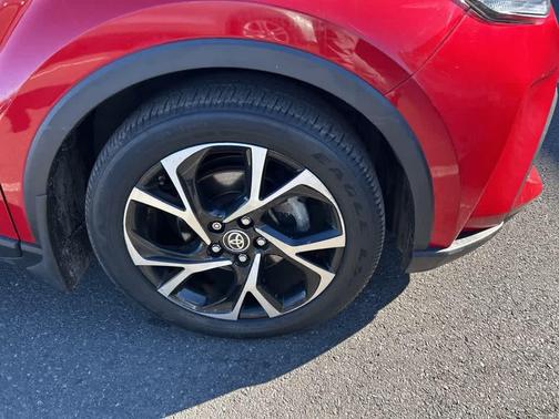 2020 Toyota C-HR XLE