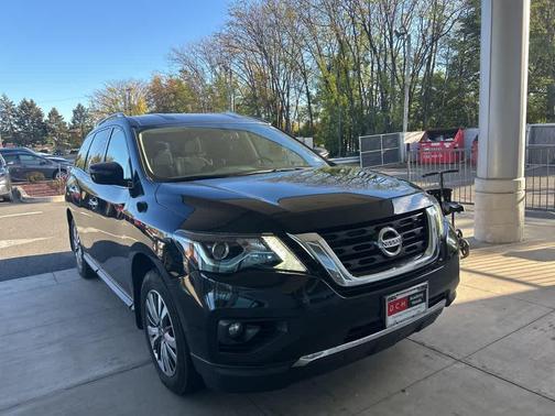2019 Nissan Pathfinder SV